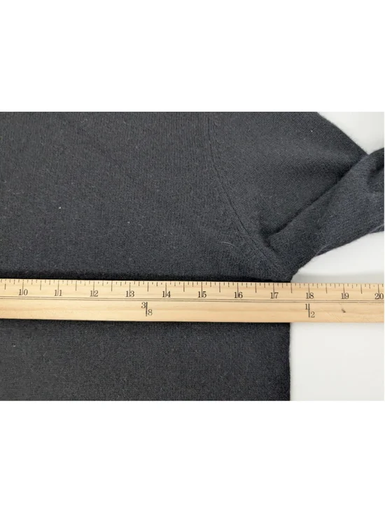 NWT Quince Mongolian Cashmere Crewneck Sweater Size Small Black Classic Preppy - Picture 8 of 10